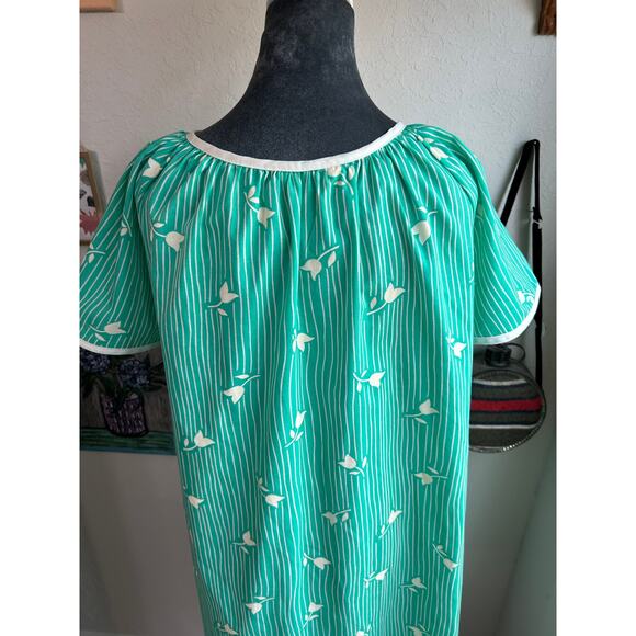 American Vintage- Day Dress- dark Mint Green- Size Tulips- some staining small - Picture 3 of 5